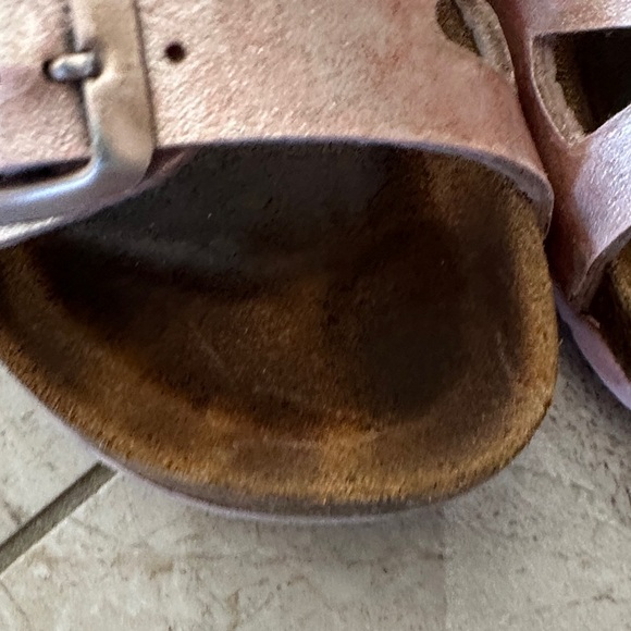 Chic Metallic Pink Kids Sandals - Picture 3 of 7